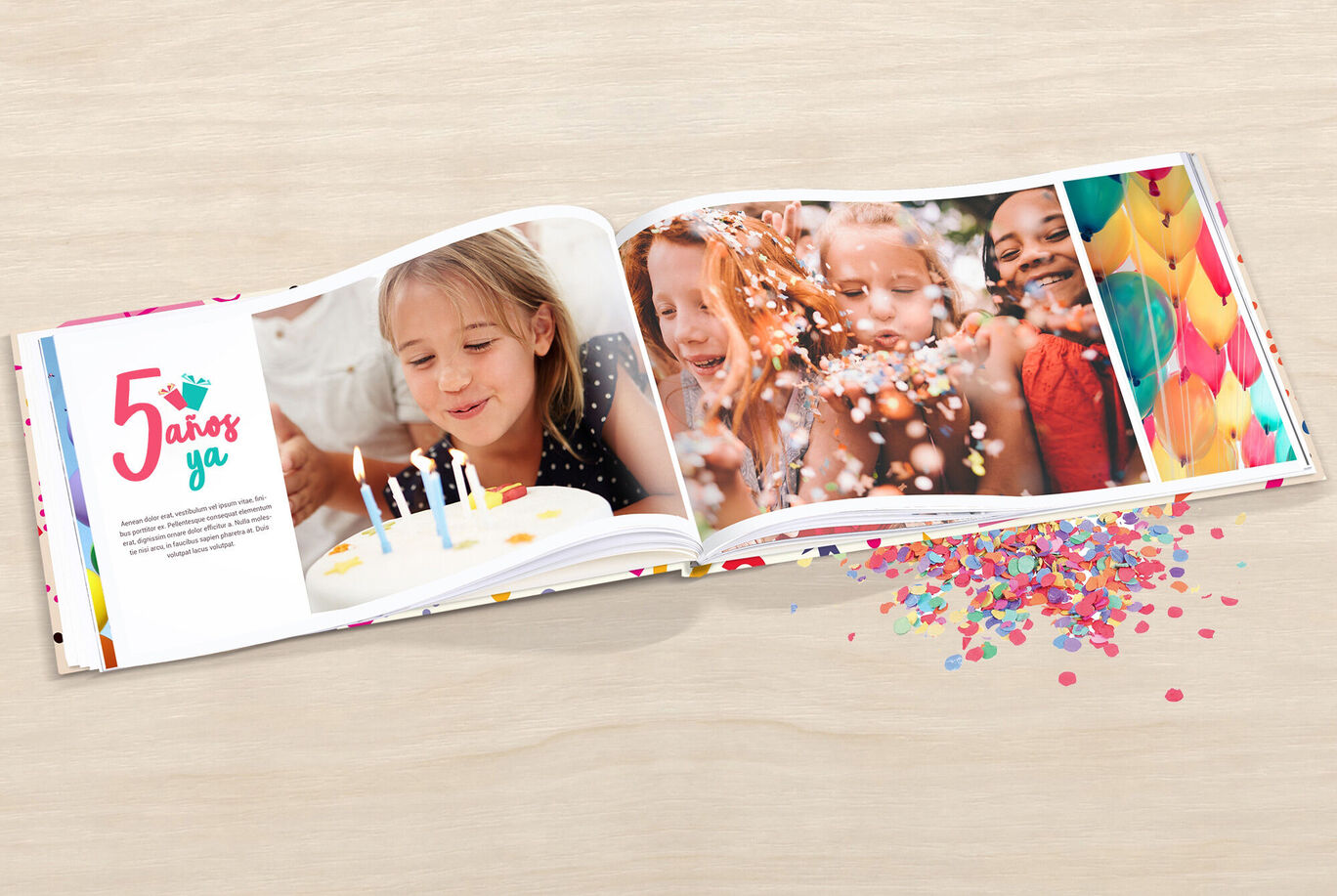 Un fotolibro abierto con páginas coloridas, que celebra 5 años y decorado con confeti