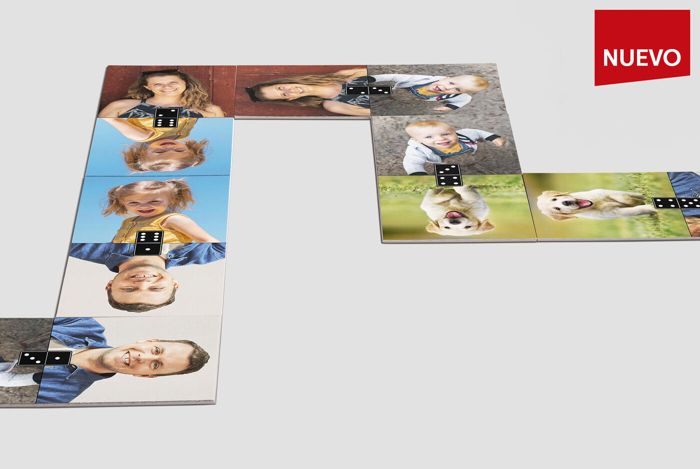 Dominó personalizado con fotos, ideal para jugar con niños pequeños gracias a su facilidad.