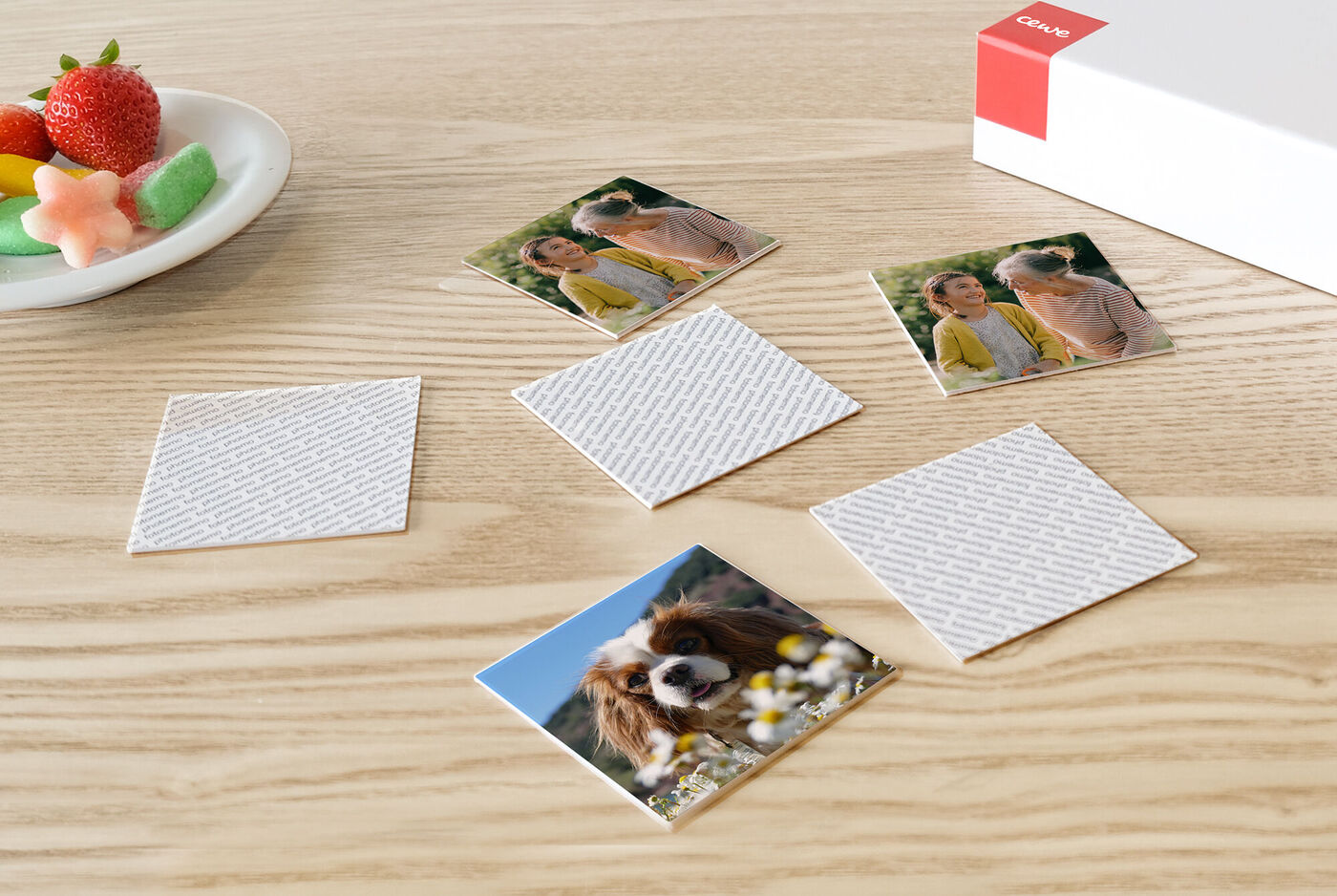 Juego de memoria para jugar en familia mientras recuerdas vuestros mejores momentos juntos.