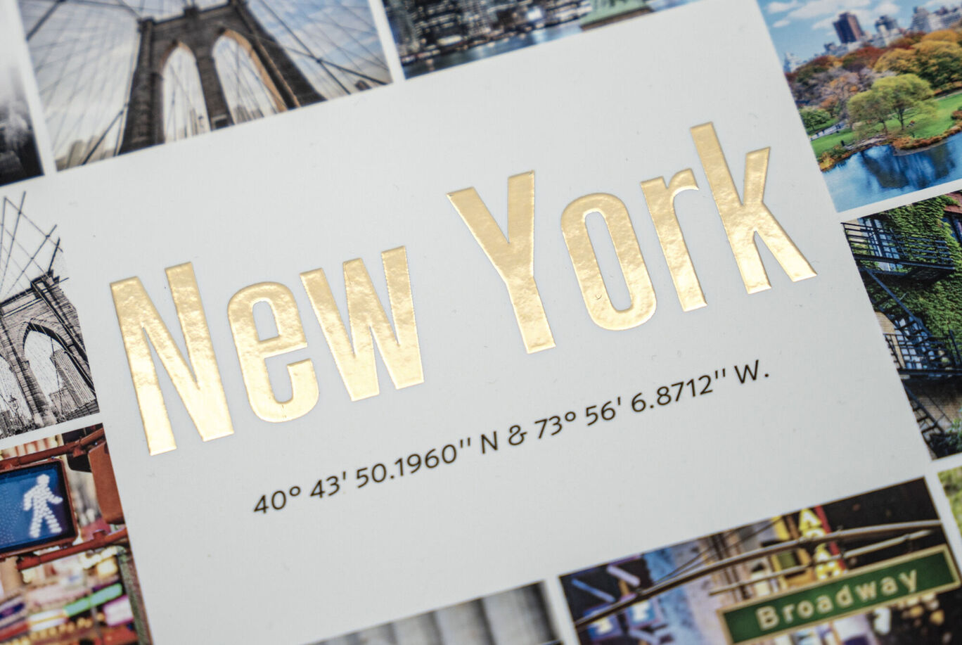 Efecto de relieve oro con grabado premium para álbum de fotos