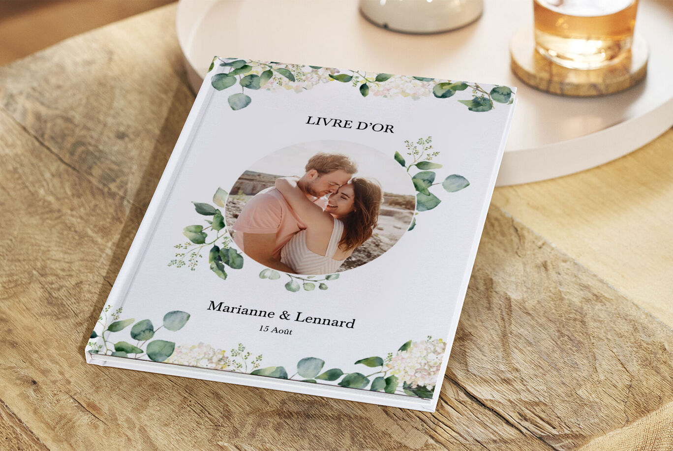 libro de invitados para que firmen los invitados de una boda.