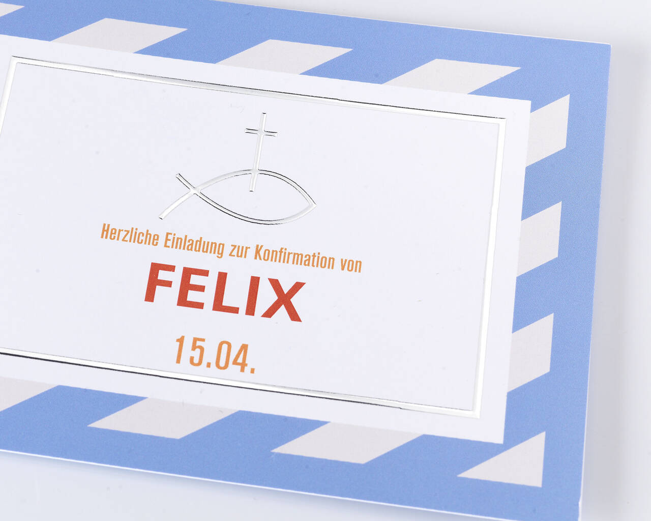 Tarjeta de invitación a la confirmación para Felix con un símbolo de pez y la fecha 15.04.