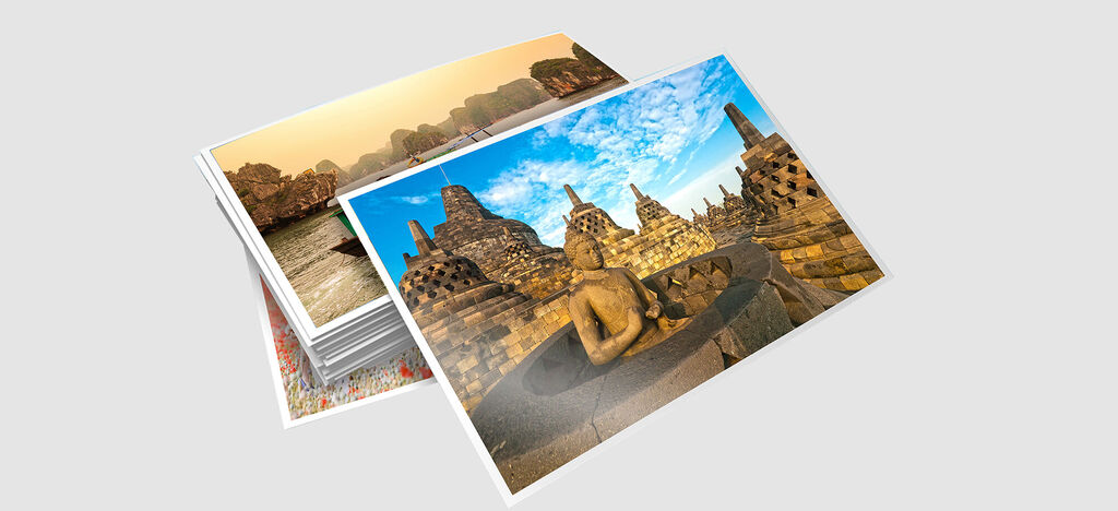 Pila de fotos del templo Borobudur en Indonesia, mostrando su arquitectura impresionante.