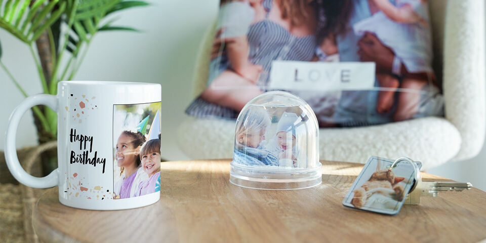Selección de regalos personalizados con fotos: tazas, imanes, puzzles, ropa, botellas, fundas de móvil, fotos, etc.