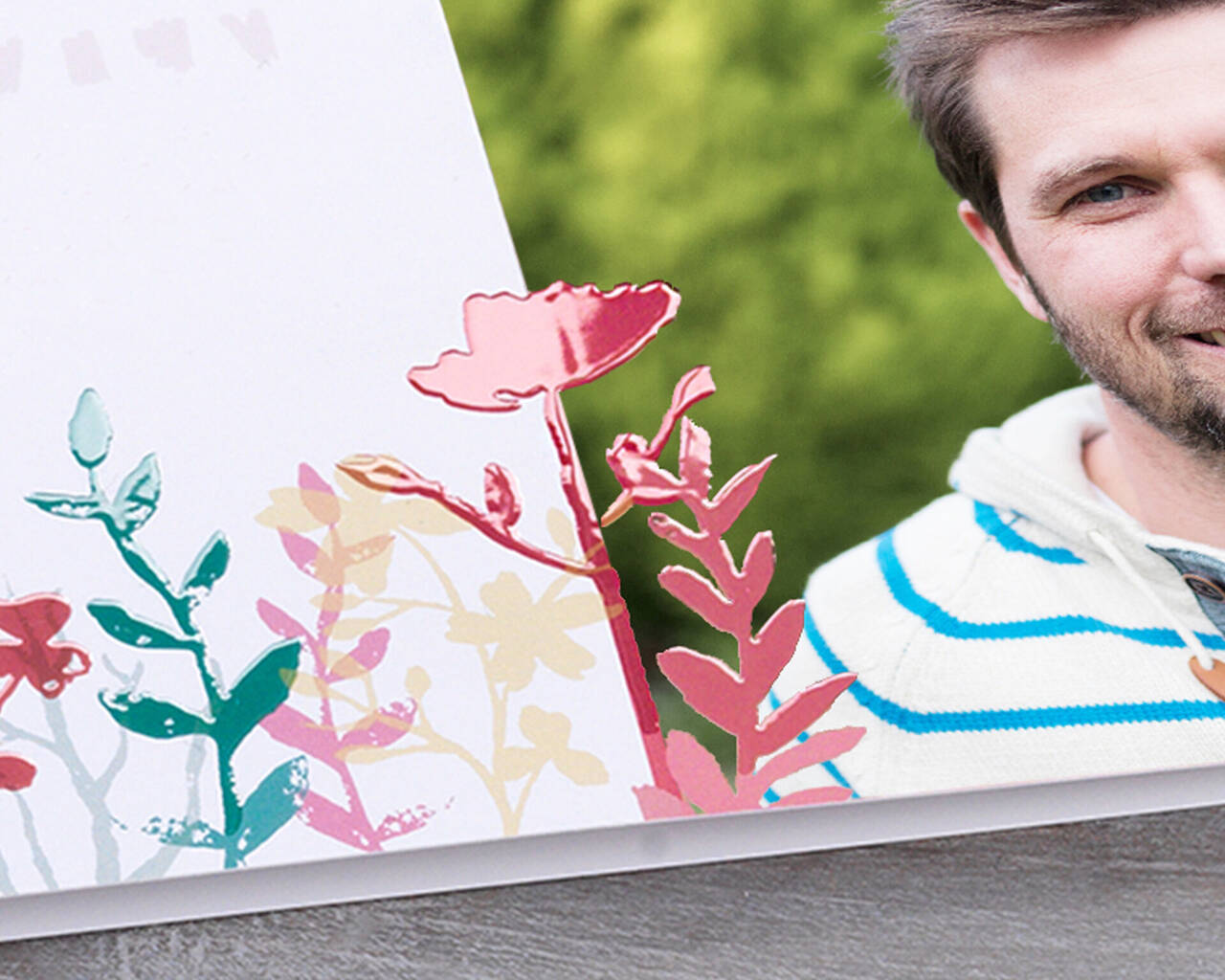 Colorido diseño floral en un fotolibro