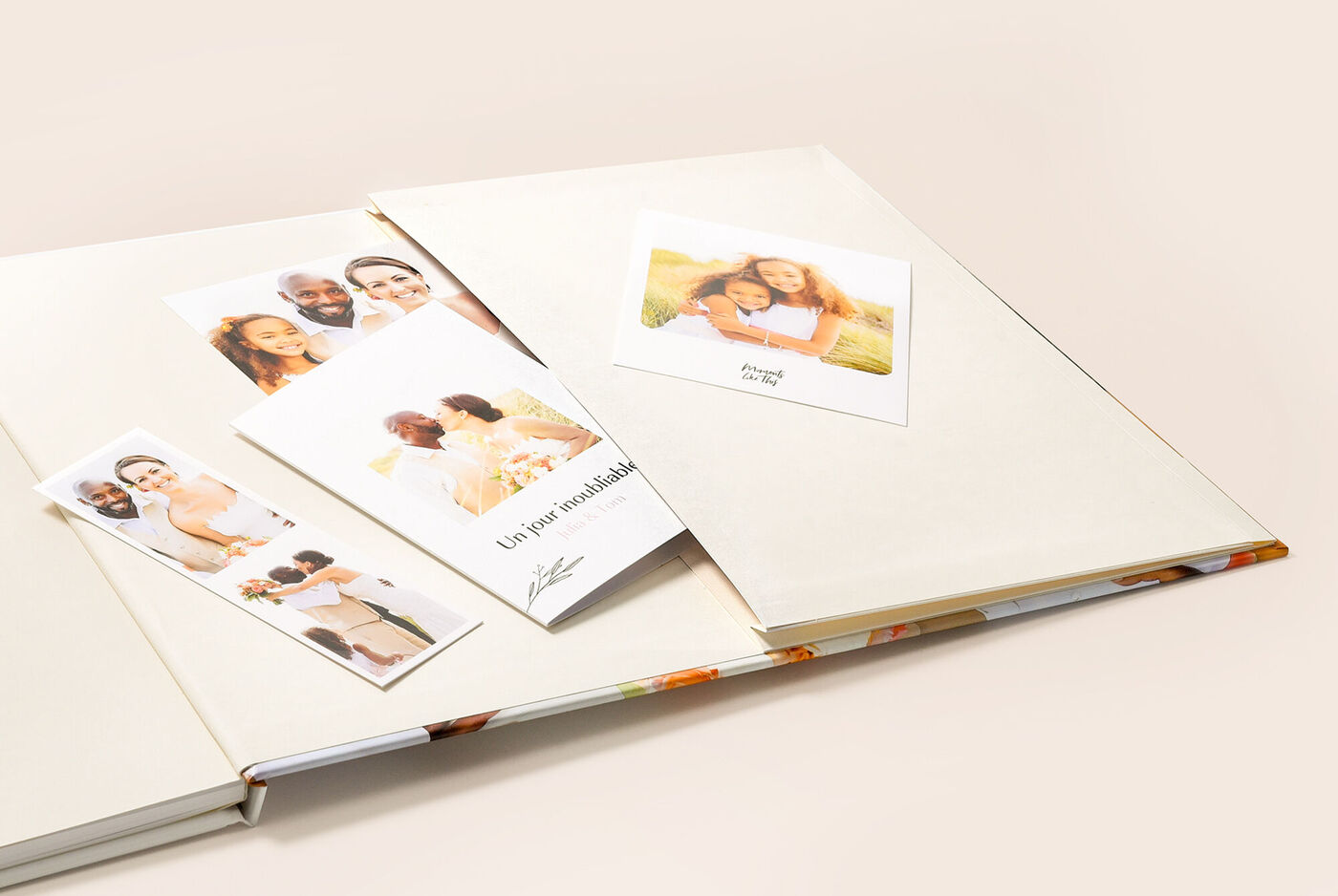 Compartimento para recuerdos para guardar recuerdos de tus viajes en un libro de fotos.