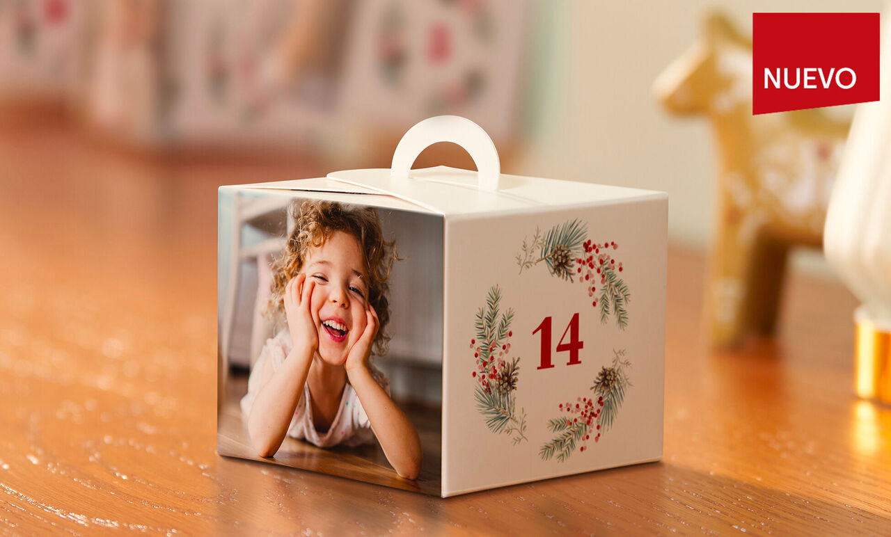 calendario de Adviento con 24 cajitas rellenables