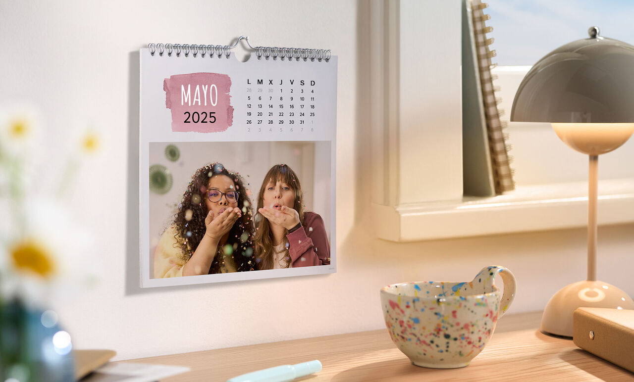 Calendario de pared cuadrado personalizado con fotos.