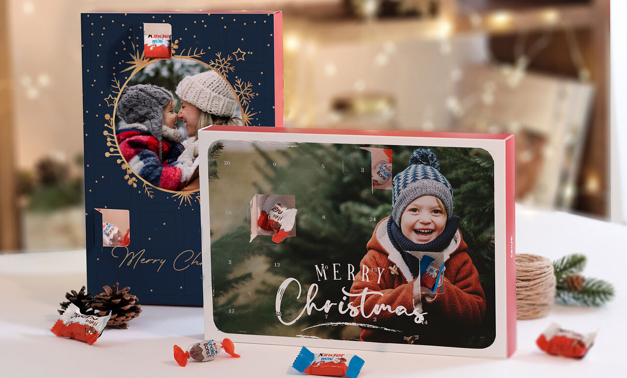 calendario de Adviento con chocolates kinder en una escena navideña