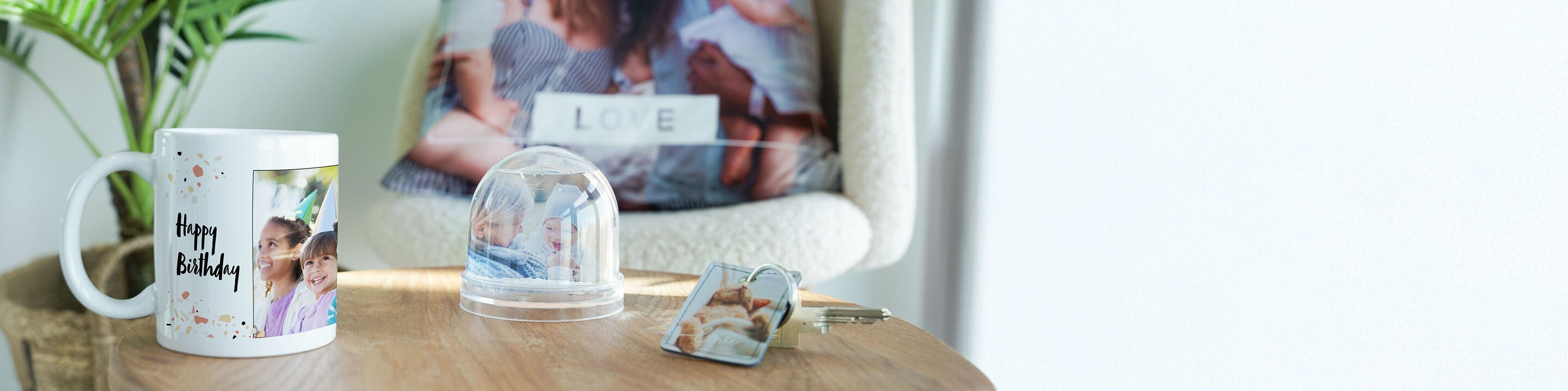 Selección de regalos personalizados con fotos: tazas, imanes, puzzles, ropa, botellas, fundas de móvil, fotos, etc.