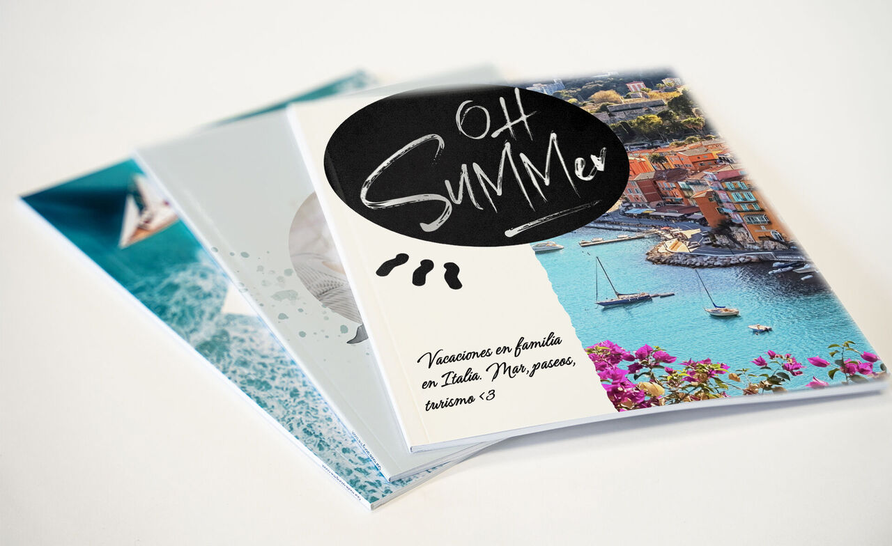 Tres álbumes apilados con motivos de vacaciones, incluyendo la frase "Oh Summer".